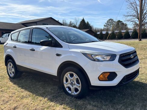 Used 2018 Ford Escape S image 5