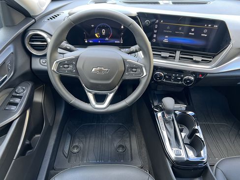 Used 2025 Chevrolet Trax ACTIV w/ Sunroof Package image 31