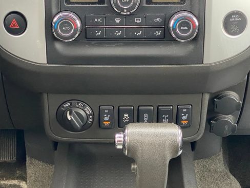 Used 2013 Nissan Frontier PRO-4X AWD/4WD image 23