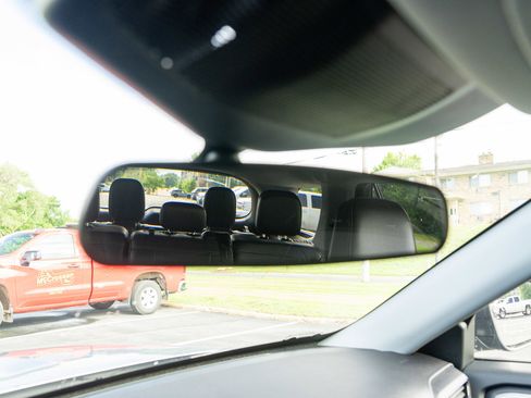 Used 2024 Ford Explorer XLT w/ Equipment Group 202A AWD/4WD image 23