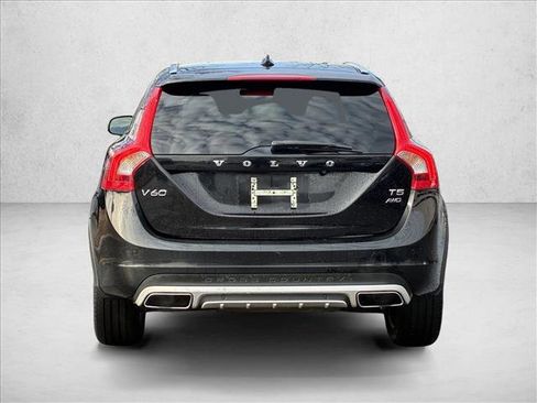 Used 2017 Volvo V60 T5 Cross Country w/ Convenience Package image 6