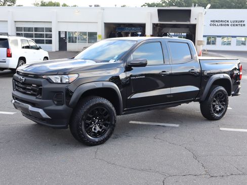 Used 2025 Chevrolet Colorado Trail Boss AWD/4WD image 5