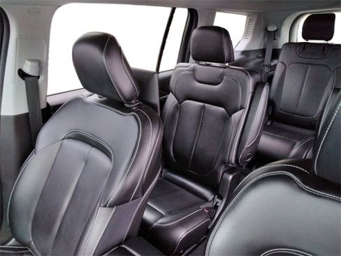 Used 2023 Jeep Grand Cherokee L Limited w/ Luxury Tech Group II image 22
