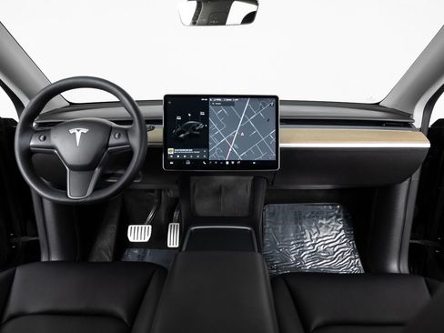 Used 2021 Tesla Model Y Performance image 31