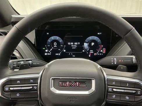 New 2026 GMC Yukon Elevation w/ LPO, Elevation Black Package AWD/4WD image 40
