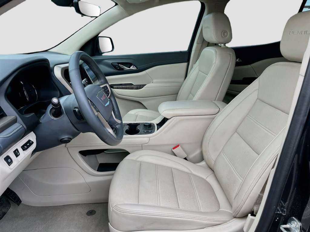 Used 2023 GMC Acadia Denali w/ Denali Ultimate Package FWD image 22