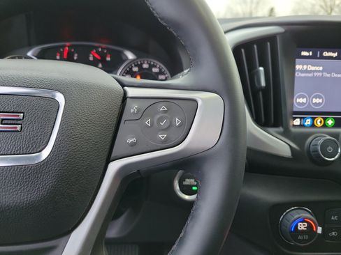 Used 2023 GMC Terrain SLT w/ Elevation Edition image 21