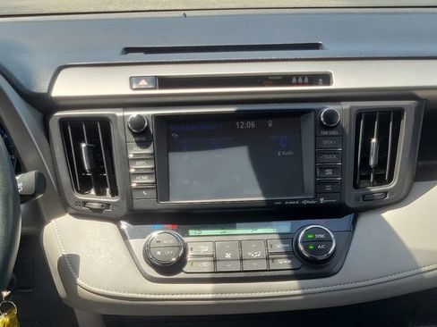 Used 2017 Toyota RAV4 XLE w/ Premium Special Value Package AWD/4WD image 13