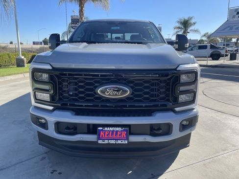New 2026 Ford F250 Lariat w/ Black Appearance Package image 8