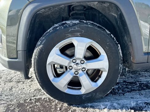 Used 2018 Jeep Compass Latitude w/ Cold Weather Group image 19