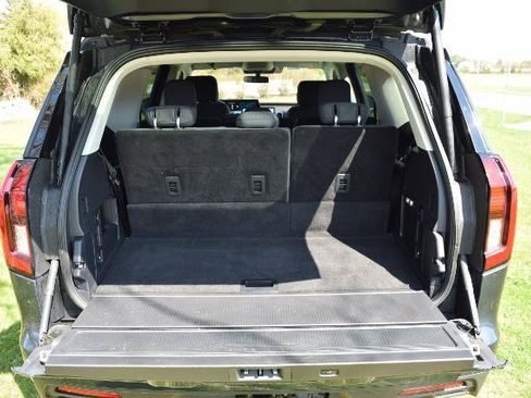 Certified 2025 Ford Expedition Active AWD/4WD image 12