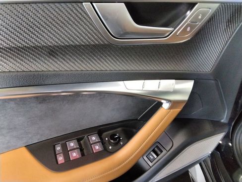 Used 2024 Audi RS 6 performance image 31