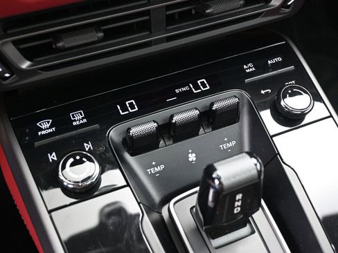 Used 2023 Porsche 911 Carrera image 19