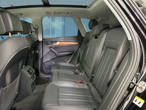 Certified 2023 Audi Q5 2.0T Premium w/ Convenience Package image 15