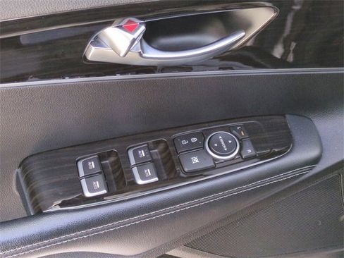Used 2019 Kia Sorento LX image 22