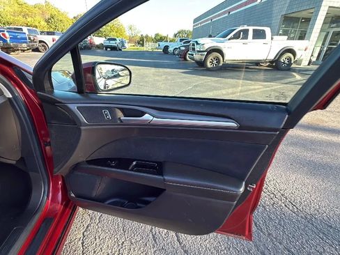 Used 2013 Ford Fusion SE FWD image 16