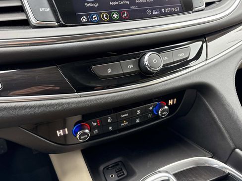 Used 2020 Buick Enclave Premium w/ LPO, Luxury Package image 23