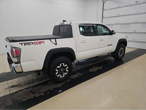 Used 2021 Toyota Tacoma TRD Off-Road AWD/4WD image 3