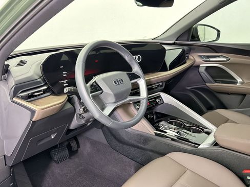 Certified 2025 Audi Q5 Premium w/ Convenience Package image 4