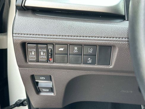 Used 2019 Honda Odyssey EX-L image 17