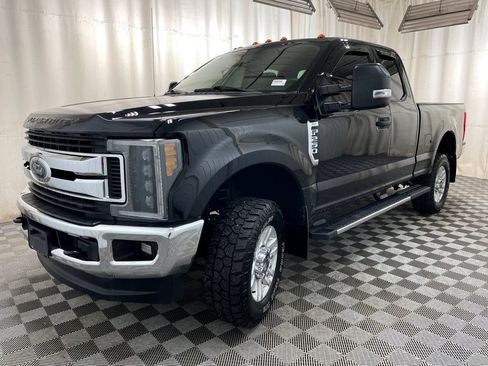 Used 2018 Ford F250 XLT w/ XLT Value Package AWD/4WD image 13