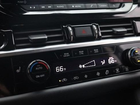 Certified 2025 Nissan Pathfinder SV FWD image 15