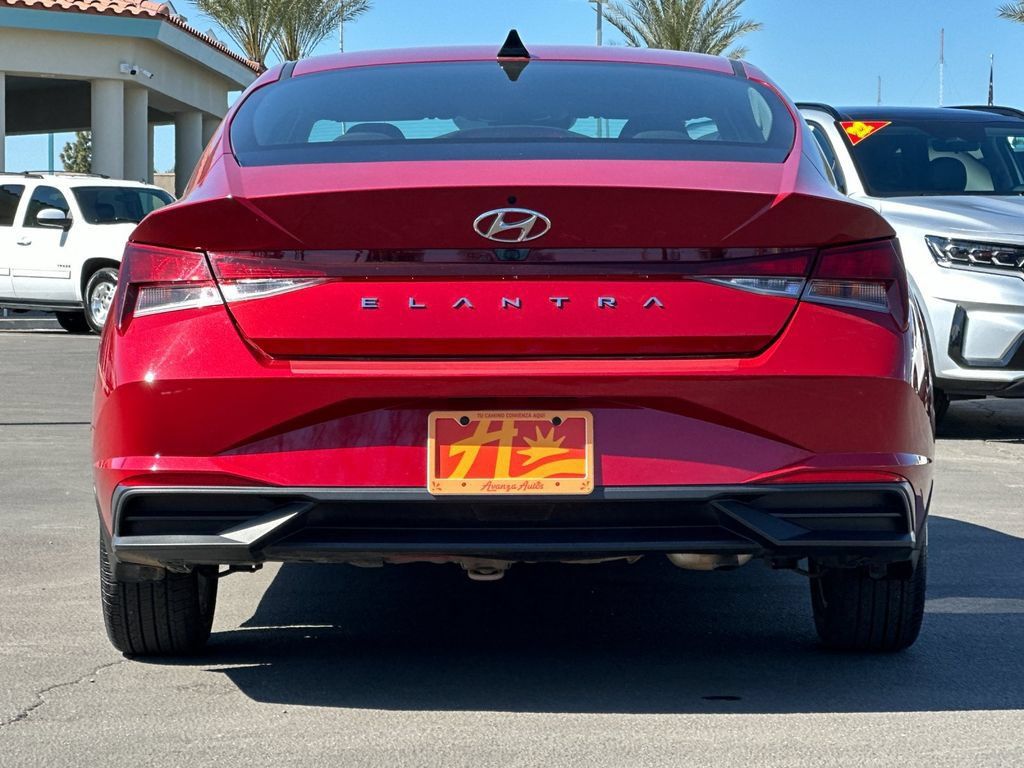 Used 2023 Hyundai Elantra SEL FWD image 4