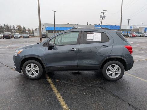 Used 2021 Chevrolet Trax LT AWD/4WD image 2