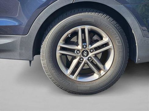 Used 2017 Hyundai Santa Fe Sport FWD image 4