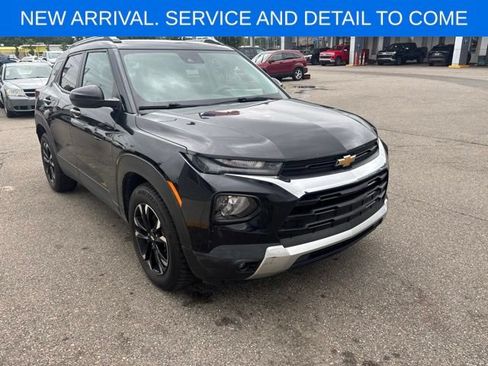 Used 2023 Chevrolet TrailBlazer LT FWD image 3