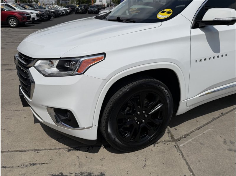 Used 2020 Chevrolet Traverse Premier FWD image 11
