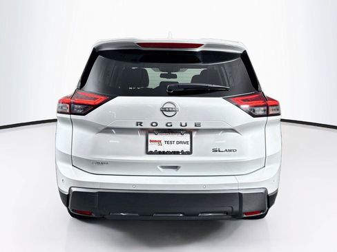Used 2026 Nissan Rogue SL AWD/4WD image 12