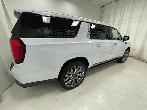 New 2026 GMC Yukon XL Denali Ultimate AWD/4WD image 5