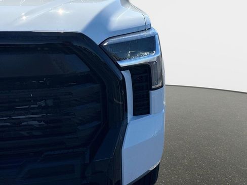 New 2026 Toyota Tundra SR image 9