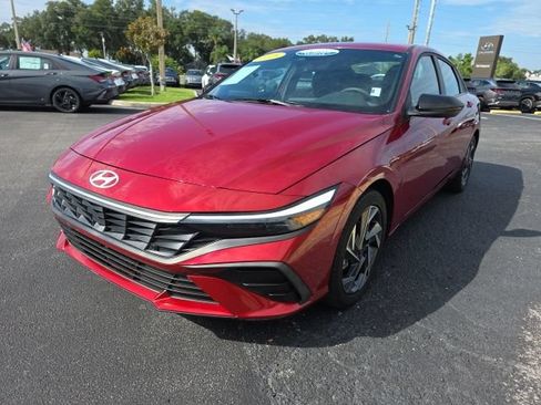 Certified 2025 Hyundai Elantra Sport FWD image 2