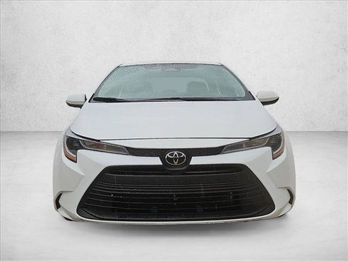 Used 2024 Toyota Corolla LE FWD image 2