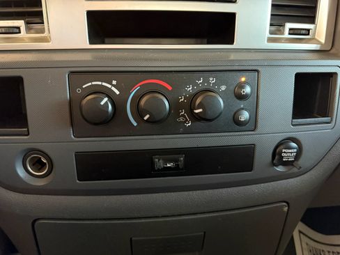 Used 2008 Dodge Ram 1500 Truck SLT RWD image 15