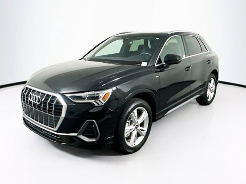Used 2023 Audi Q3 2.0T Premium w/ Convenience Package AWD/4WD image 3