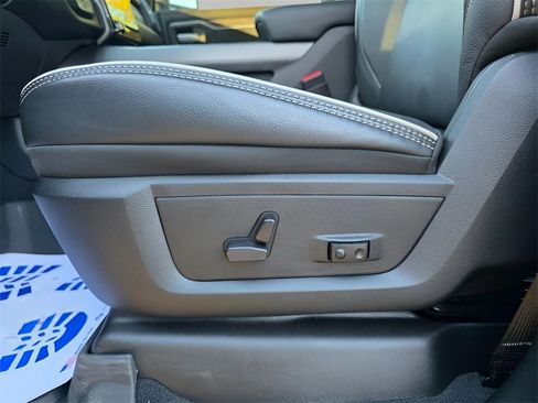 Used 2025 RAM 3500 Laramie image 21