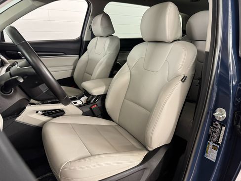 Used 2023 Kia Telluride S image 13