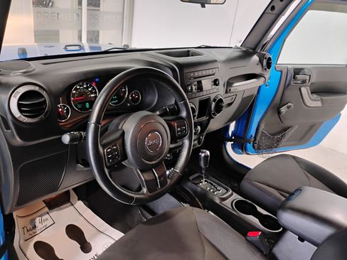 Used 2015 Jeep Wrangler Sport AWD/4WD image 13