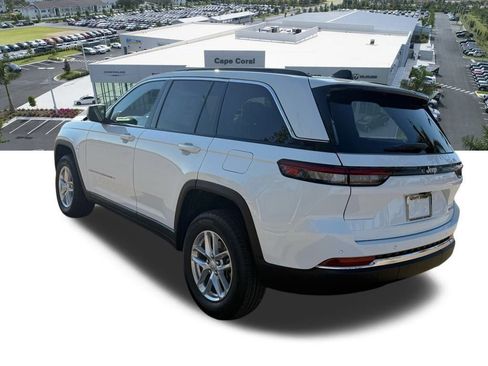 New 2026 Jeep Grand Cherokee Laredo image 5