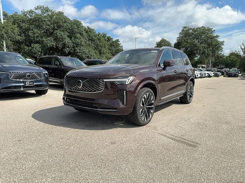 New 2026 Volvo XC90 B5 Core AWD/4WD image 2