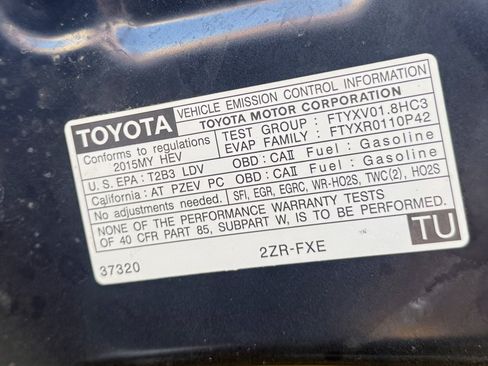 Used 2015 Toyota Prius Five FWD image 31