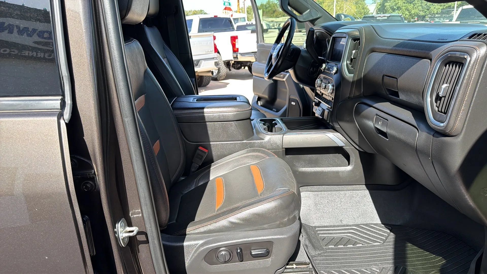 Used 2020 GMC Sierra 2500 AT4 w/ AT4 Premium Package AWD/4WD image 16