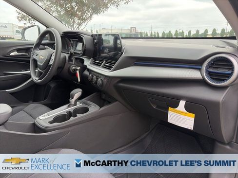New 2026 Chevrolet Trax LS w/ LS Convenience Package FWD image 27