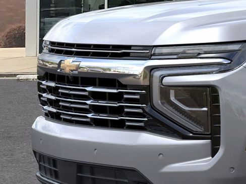 New 2025 Chevrolet Suburban Premier image 37