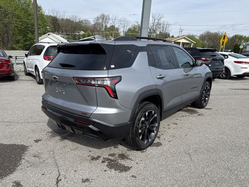 Used 2025 Chevrolet Equinox RS image 3