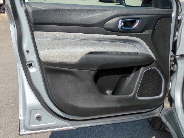 Used 2024 Jeep Compass Latitude AWD/4WD image 6