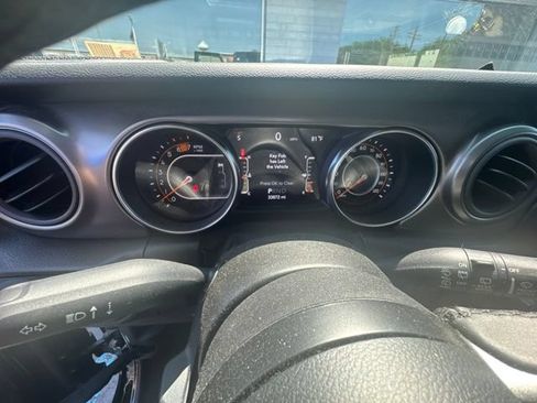 Used 2023 Jeep Wrangler Unlimited Sport AWD/4WD image 4